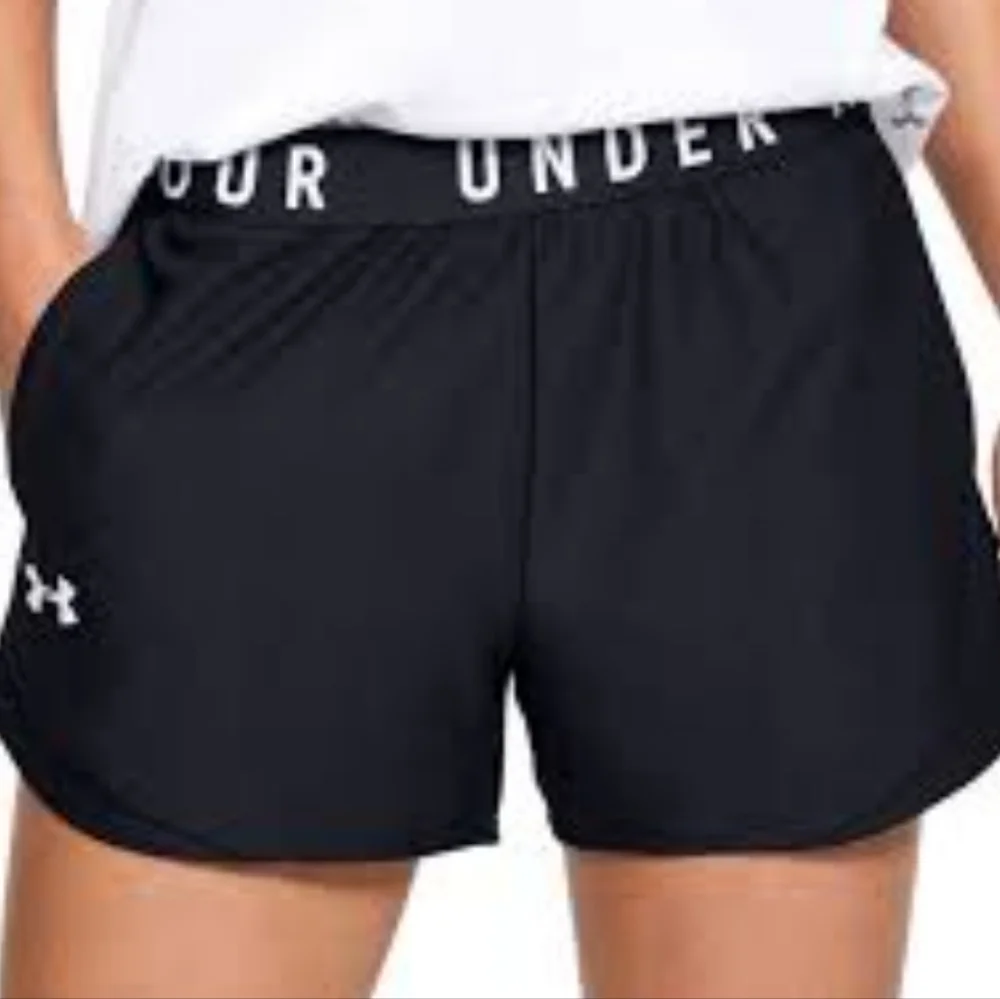 NWOT Under Armour Shorts Size Small